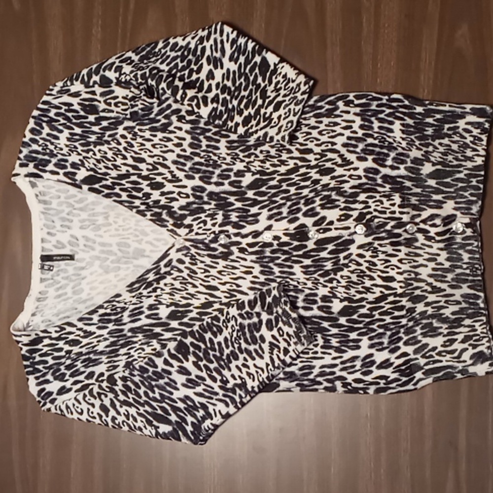 Maurices 3/4 Sleeve Animal Print Full Button Thin Cardigan Size M